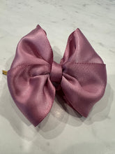 Load image into Gallery viewer, Satin Bow