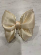 Load image into Gallery viewer, Satin Bow
